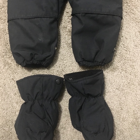 ❌❌SOLD❌❌ Apinetek toddler insulated snowsuit - Picture 2 of 5